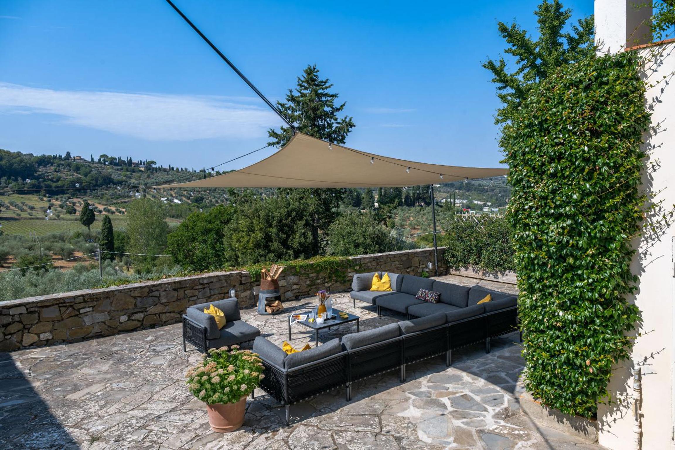 Apartments Florence - Villa Fonte Morgana with pool
