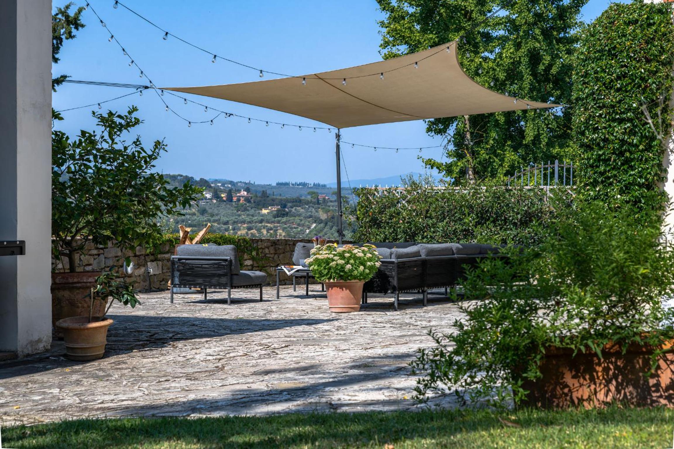 Apartments Florence - Villa Fonte Morgana with pool