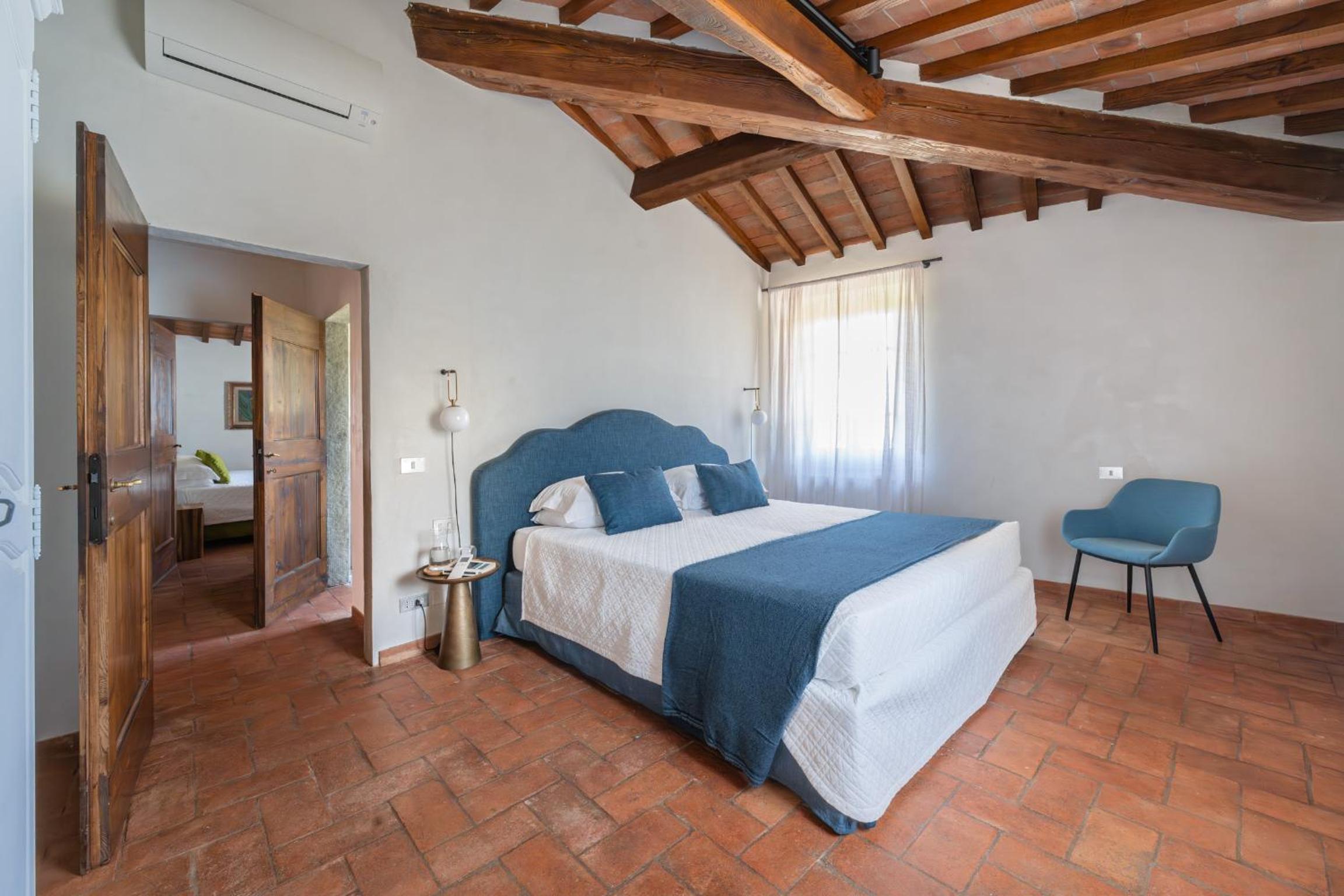 Apartments Florence - Villa Fonte Morgana with pool