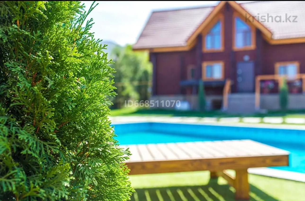 WoodHouse Akbulaq