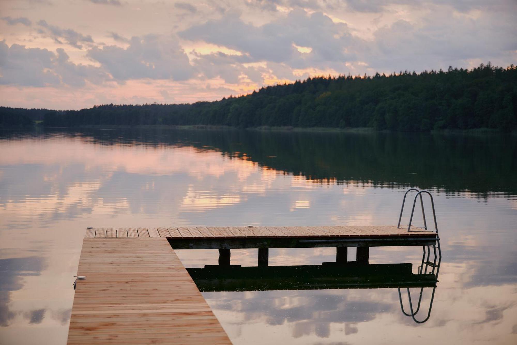 Raus Tiny House am See mit Sauna und Whirlpool