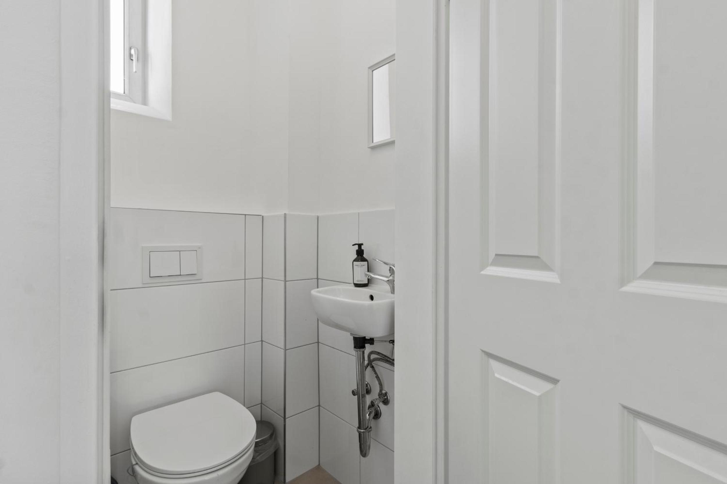 Balcony Apartment, 4 min to U3 Zipperer Straße