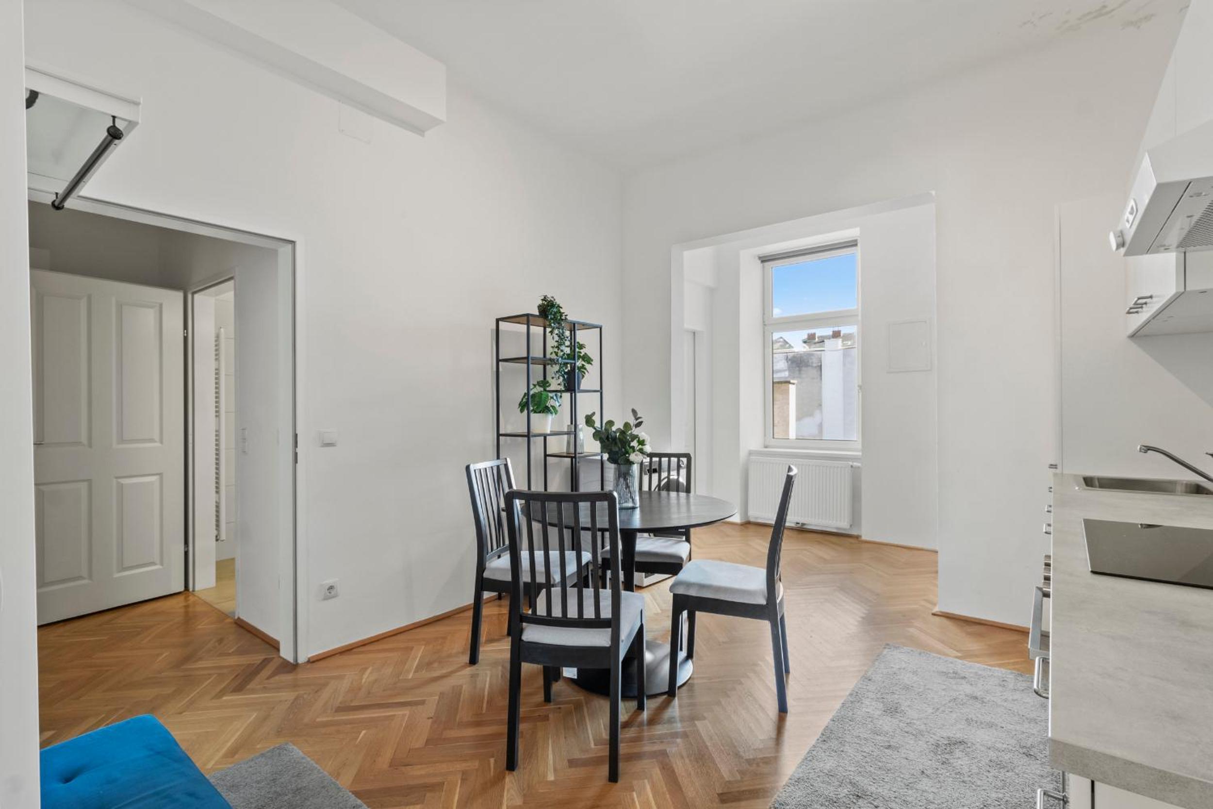 Balcony Apartment, 4 min to U3 Zipperer Straße