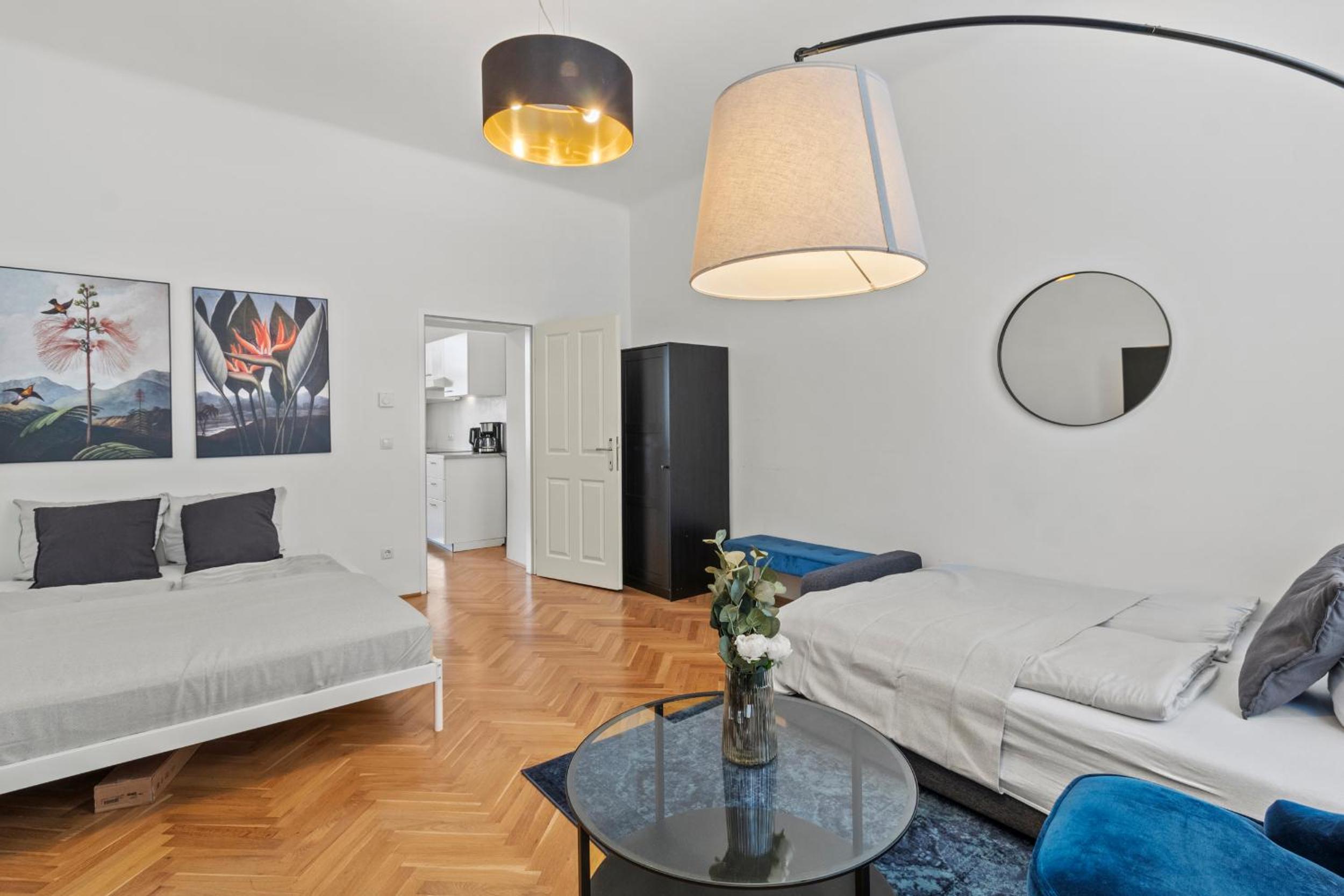 Balcony Apartment, 4 min to U3 Zipperer Straße