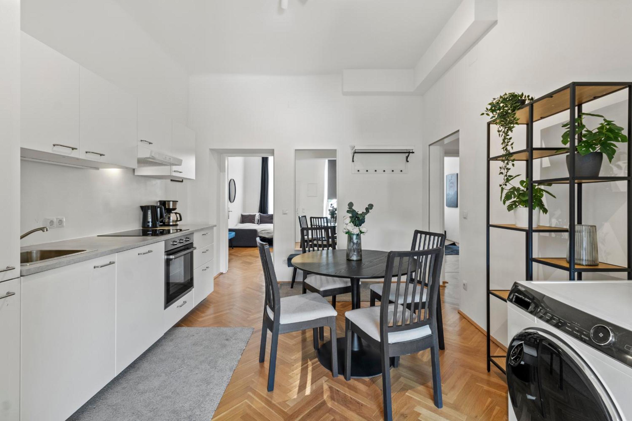 Balcony Apartment, 4 min to U3 Zipperer Straße