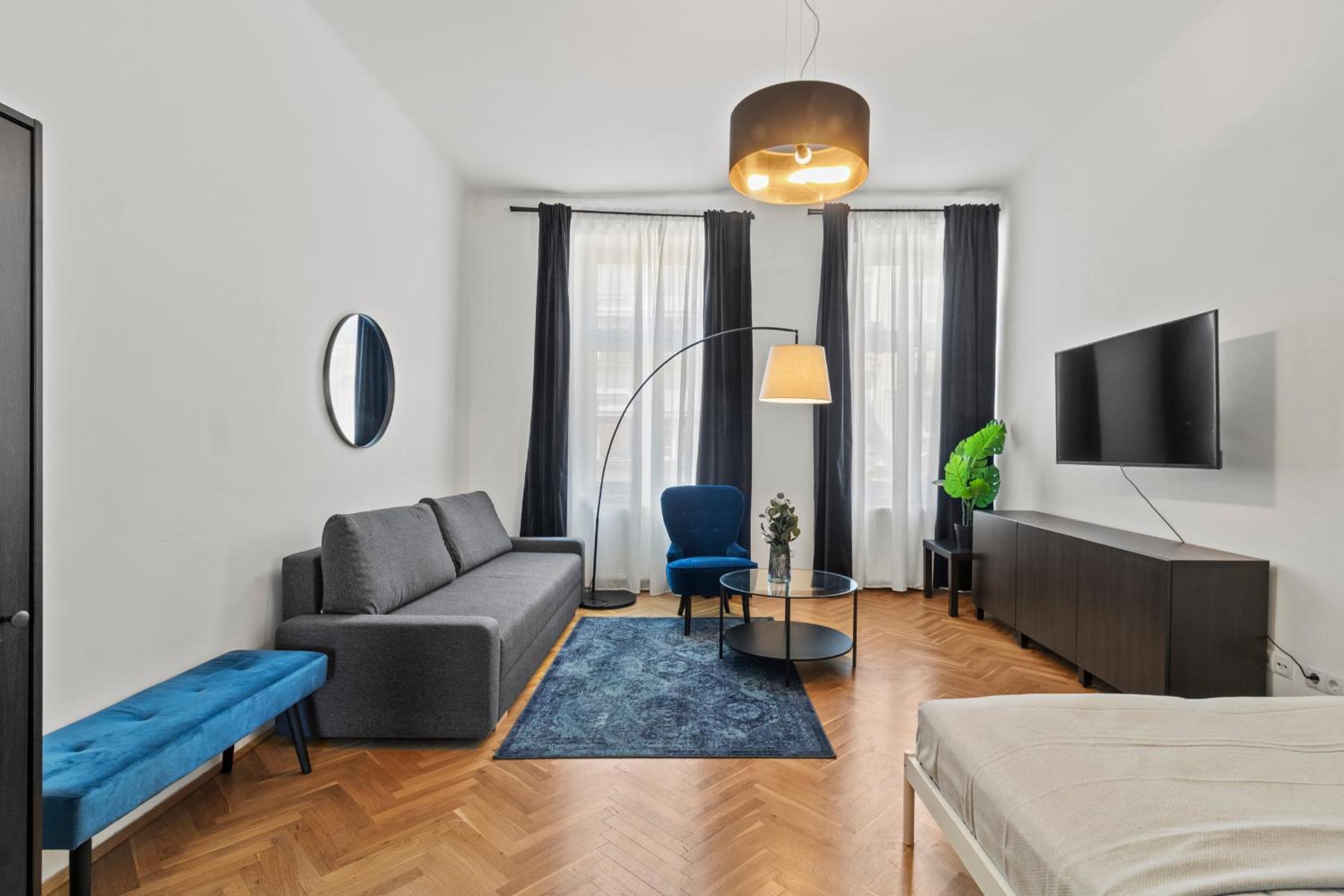 Balcony Apartment, 4 min to U3 Zipperer Straße