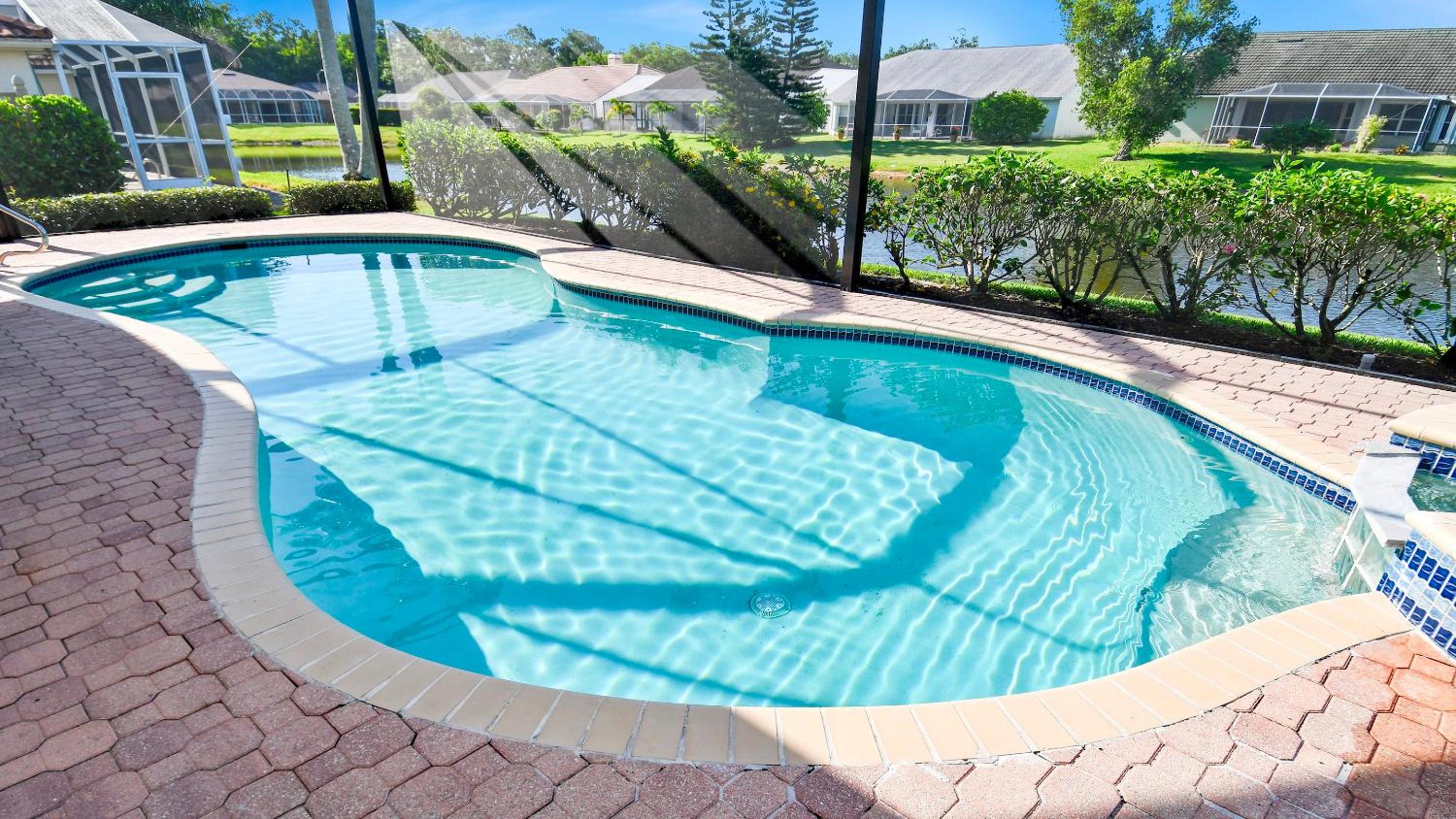 Altaira - Top Location Lake View Pool Spa4 Bed view 3