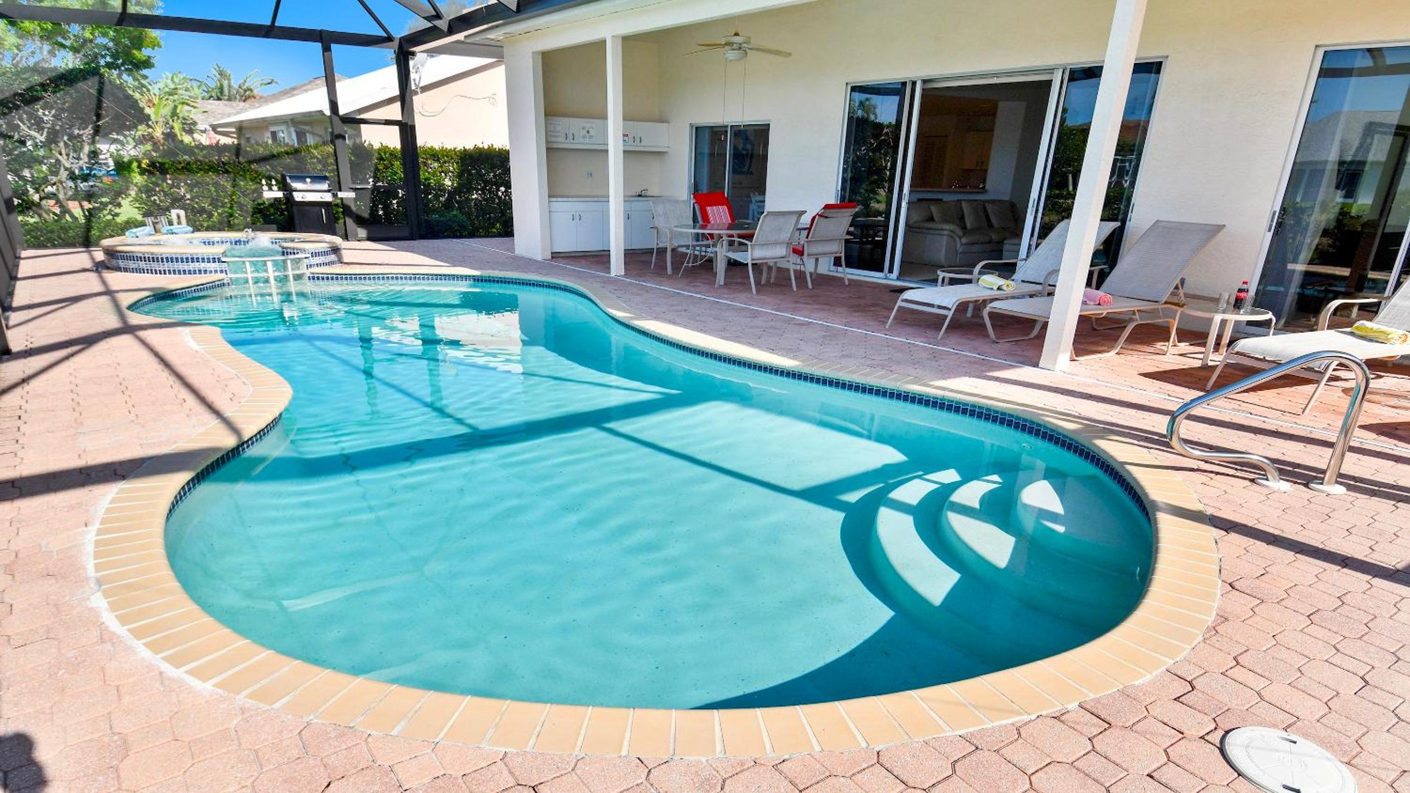 Altaira - Top Location Lake View Pool Spa4 Bed view 4