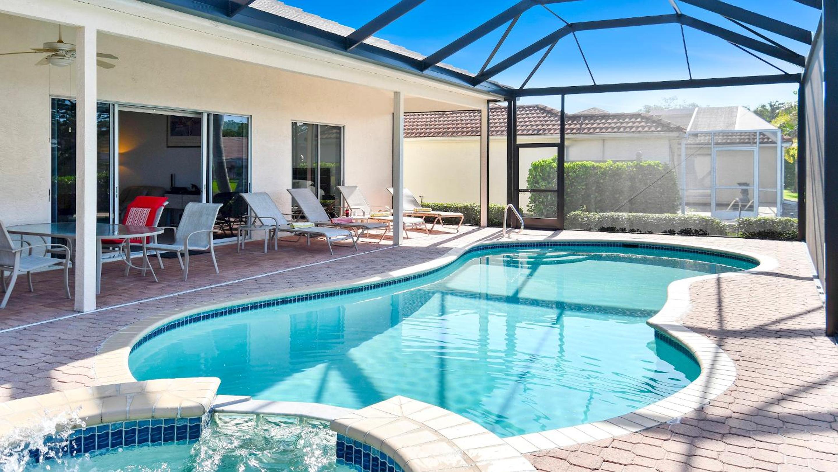Altaira - Top Location Lake View Pool Spa4 Bed view 5