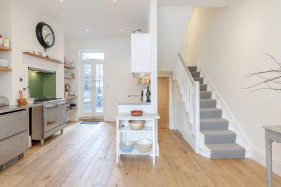 Vauxhall 3 Bed House by BaseToGo