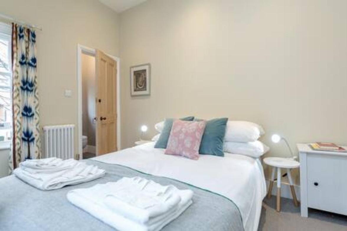 Vauxhall 3 Bed House by BaseToGo