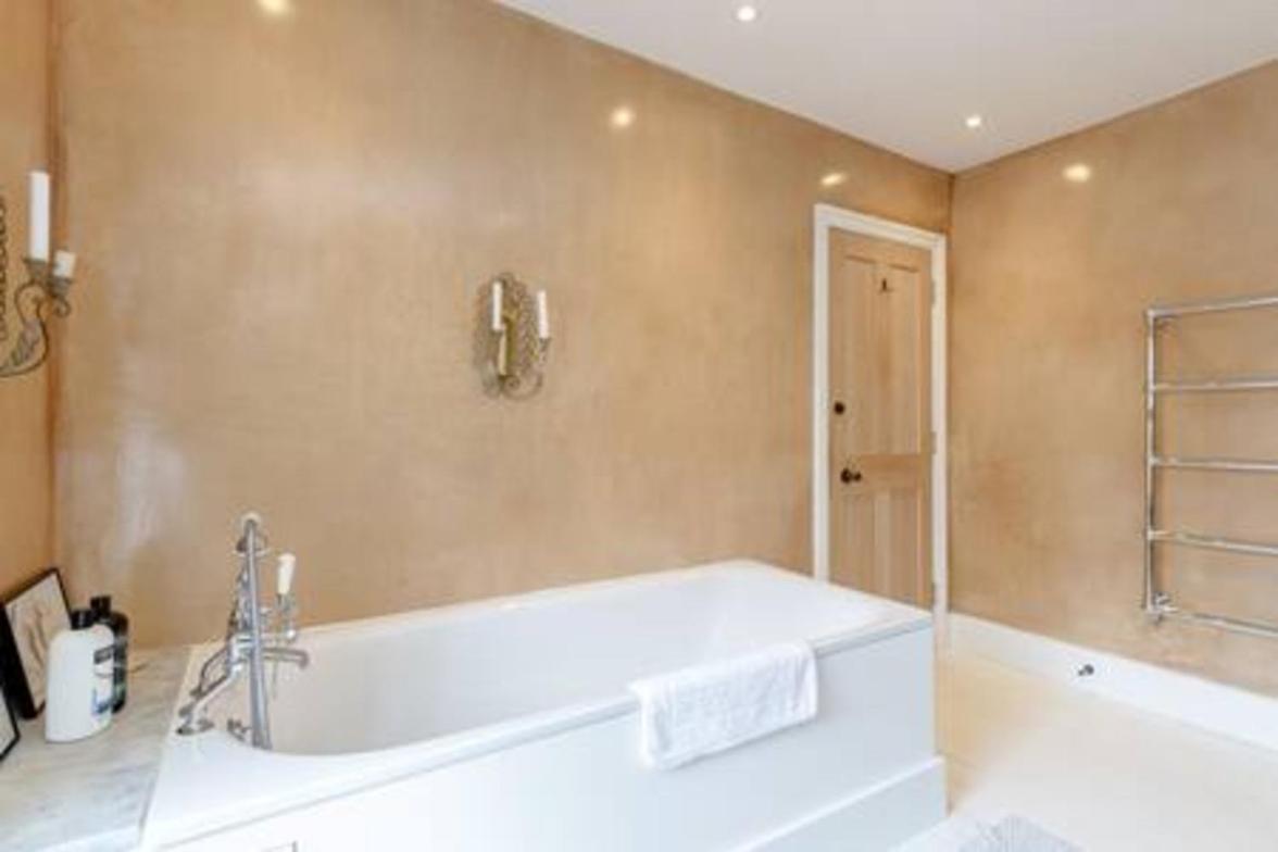 Vauxhall 3 Bed House by BaseToGo