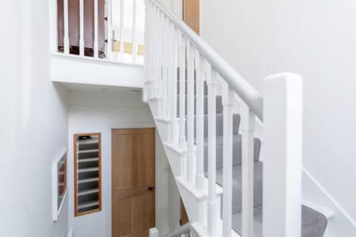 Vauxhall 3 Bed House by BaseToGo