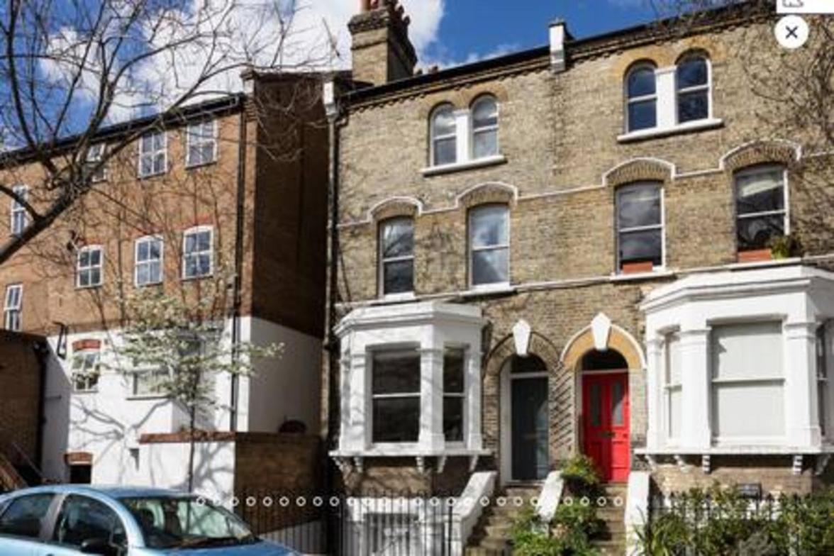 Vauxhall 3 Bed House by BaseToGo