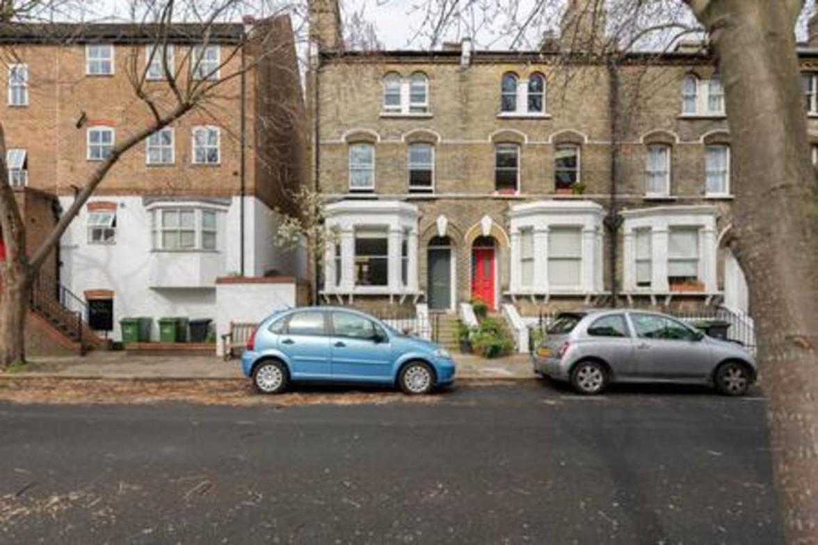 Vauxhall 3 Bed House by BaseToGo