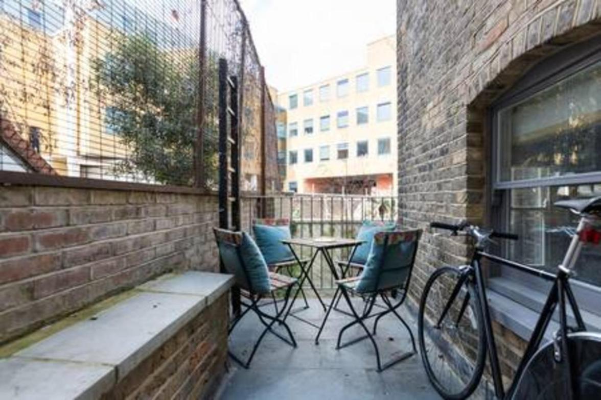 Vauxhall 3 Bed House by BaseToGo