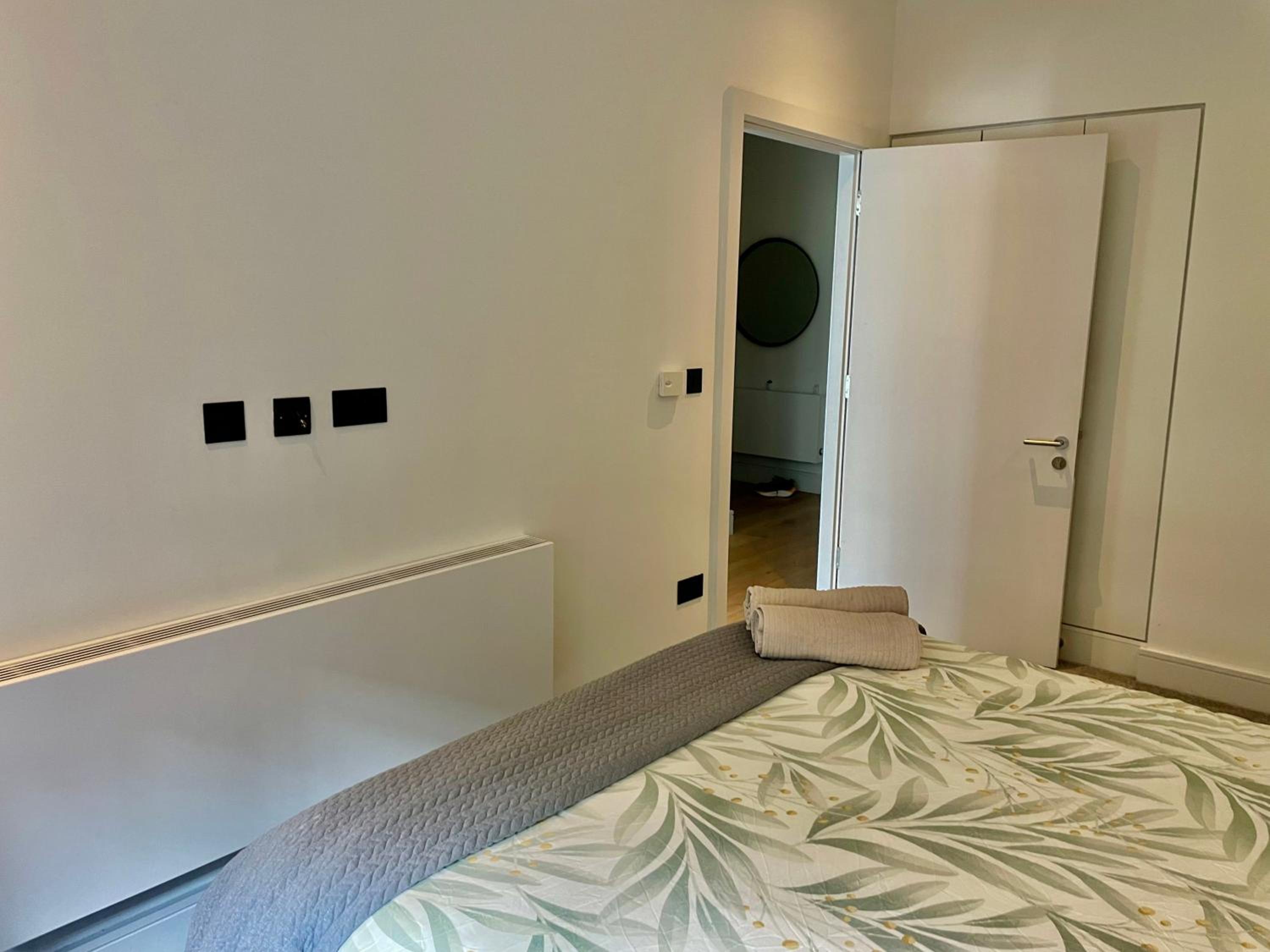 Modern Ensuite Double Bedroom