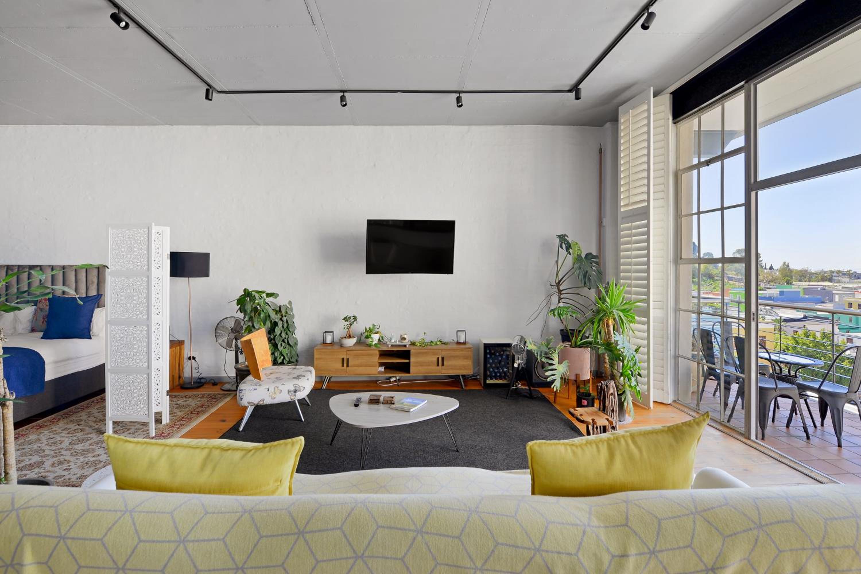 Chic NYC Style Loft: Urban Elegance