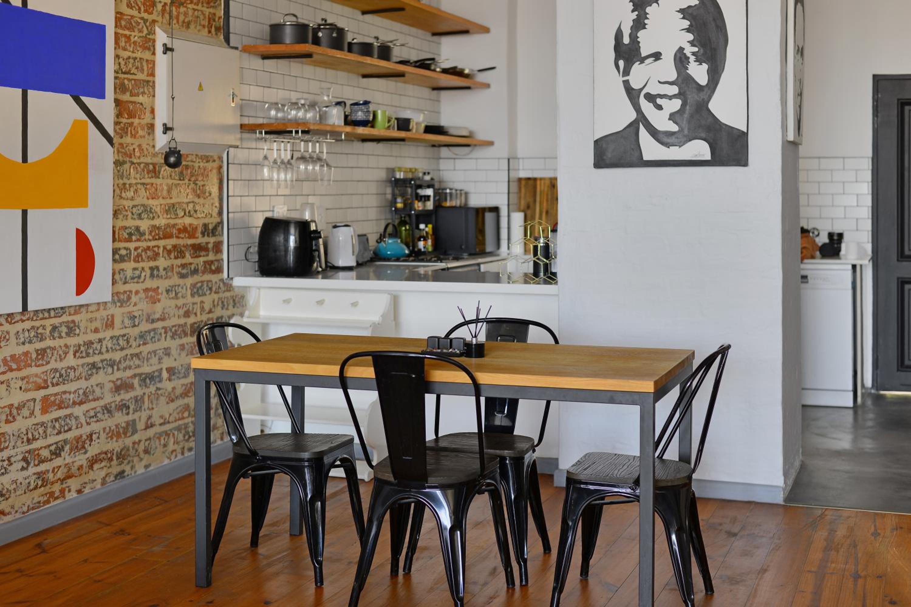 Chic NYC Style Loft: Urban Elegance