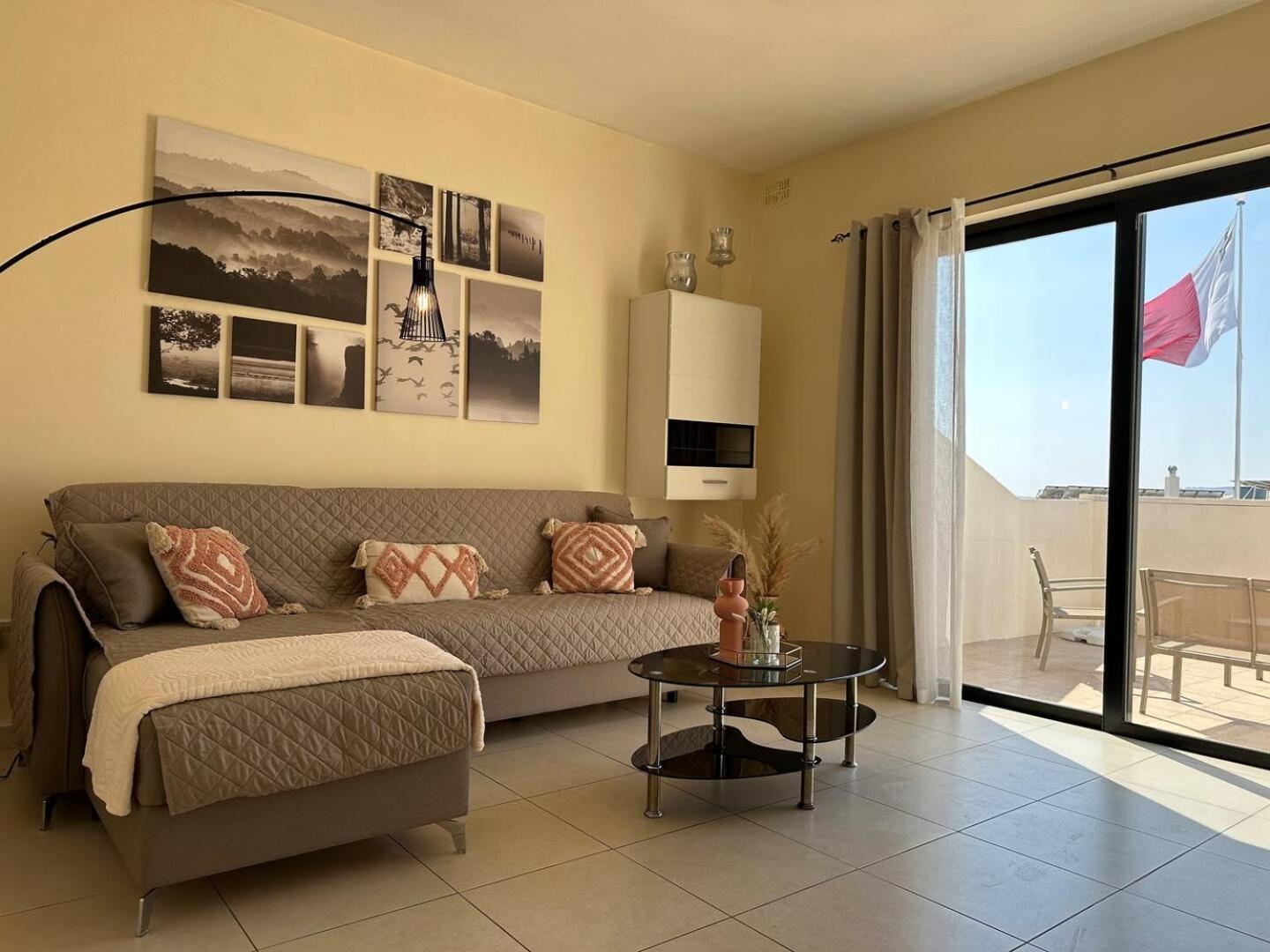 Radiant 2BED penthouse Mellieha!! by Homely photo 3
