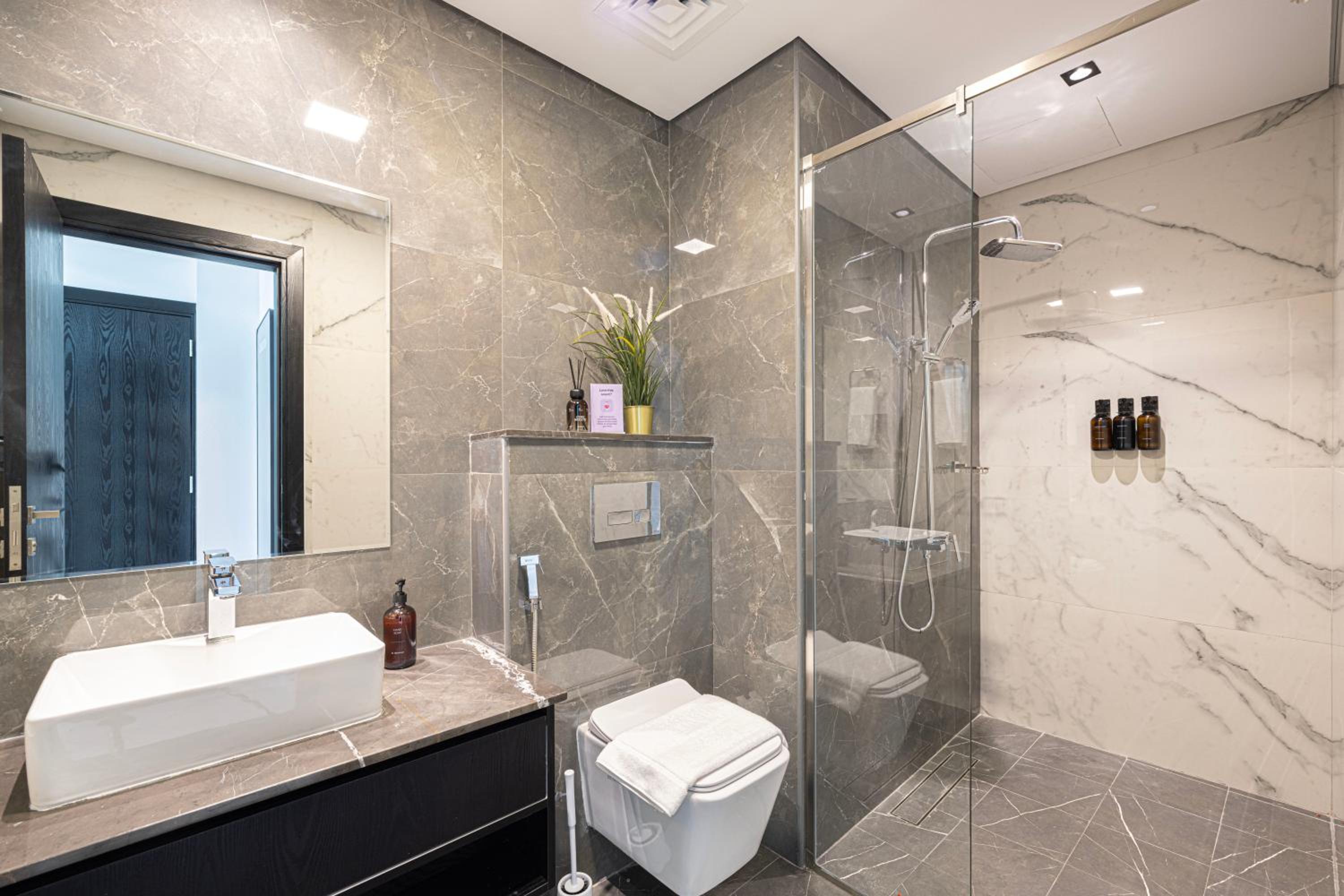 Brand New 1BR with Pool, Sauna & Gym