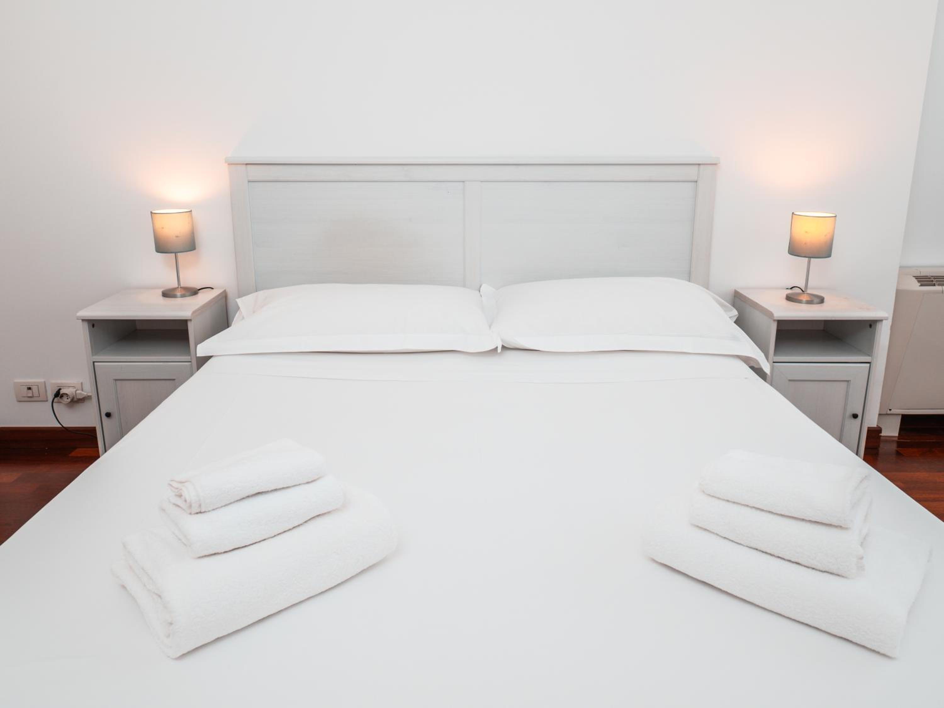 Keys of Italy - Piazza Vetra Roomy apartment