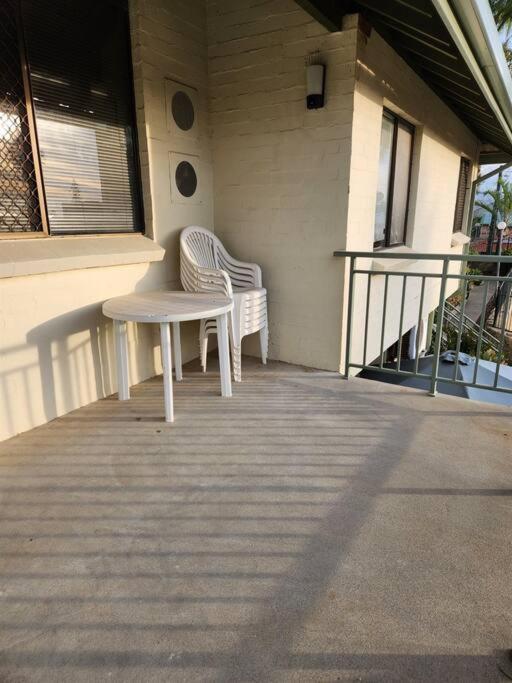 Hotel Pool View Beach Cabana Sleeps Seven!