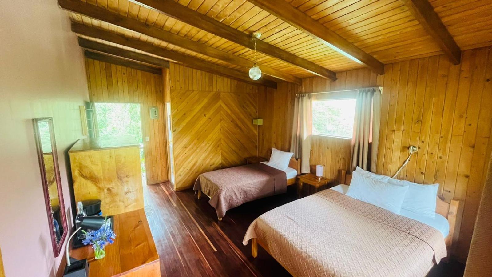 El Toucanet Lodge & Restaurante