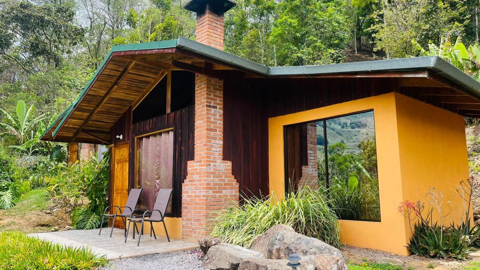 El Toucanet Lodge & Restaurante