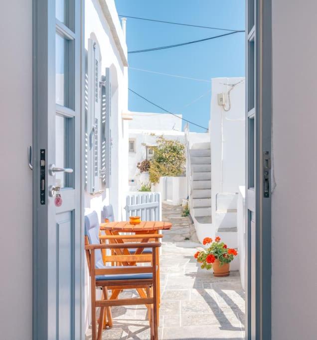 Aglaia's Home