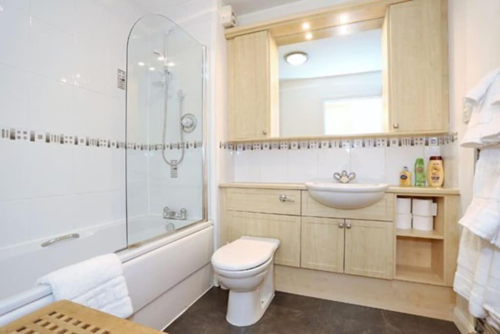 2-Bed Condo Best of Beach & City, FREE Parking view 5