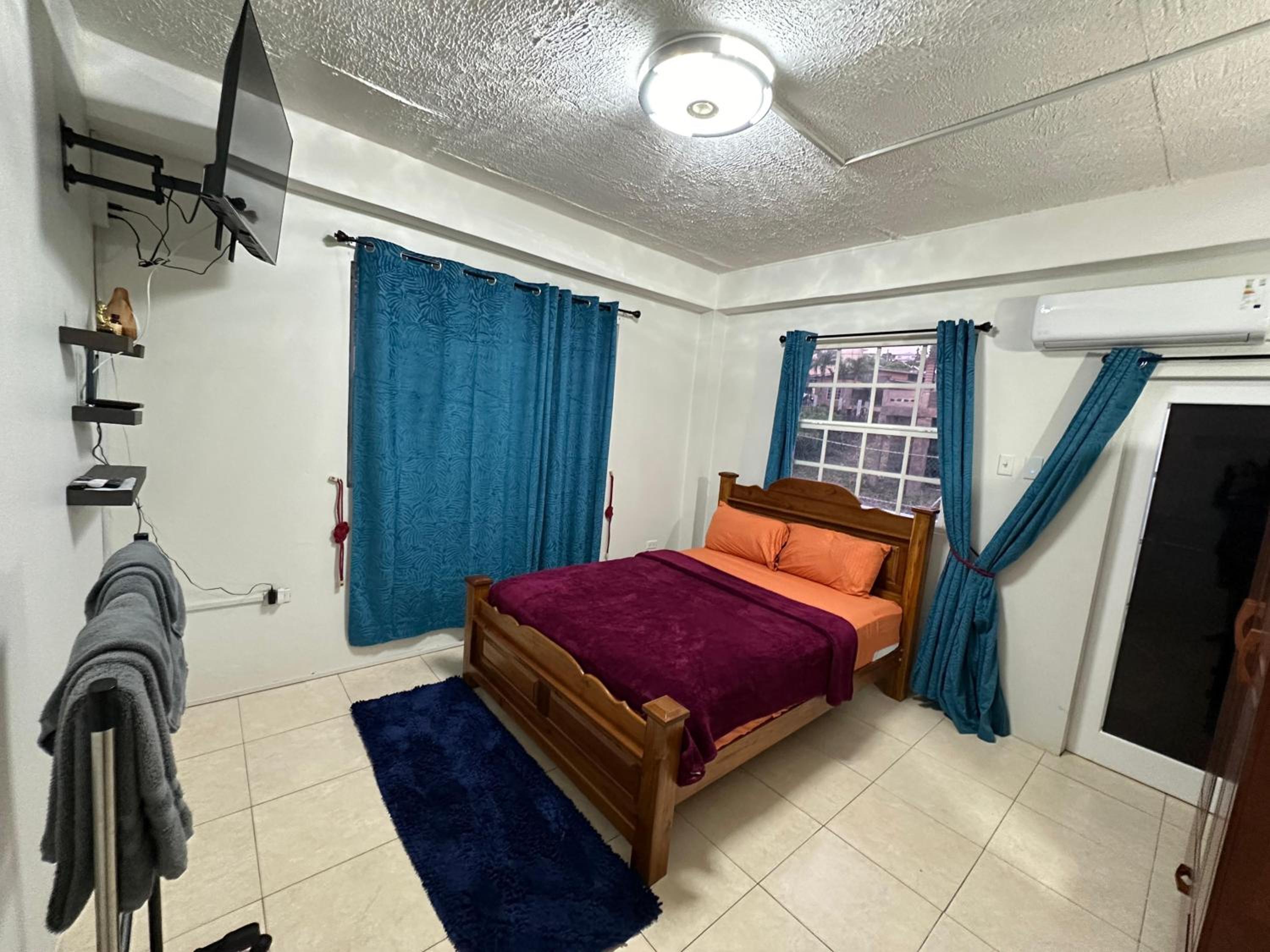 Cozy one Bedroom & Car rental Apartment Garden side