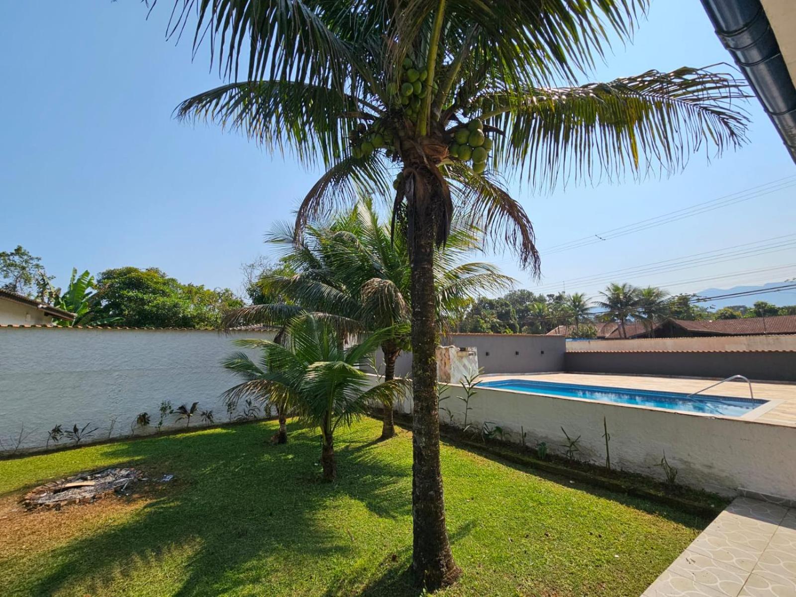 Casa com Quadra de Areia para 21 pessoas em Boracéia São Seba