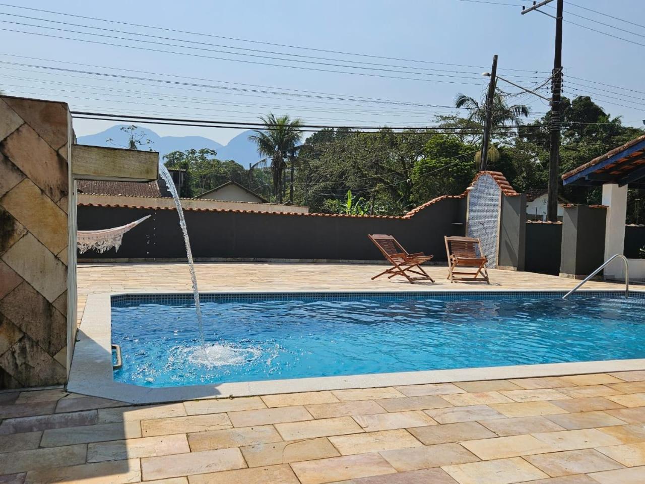 Casa com Quadra de Areia para 21 pessoas em Boracéia São Seba