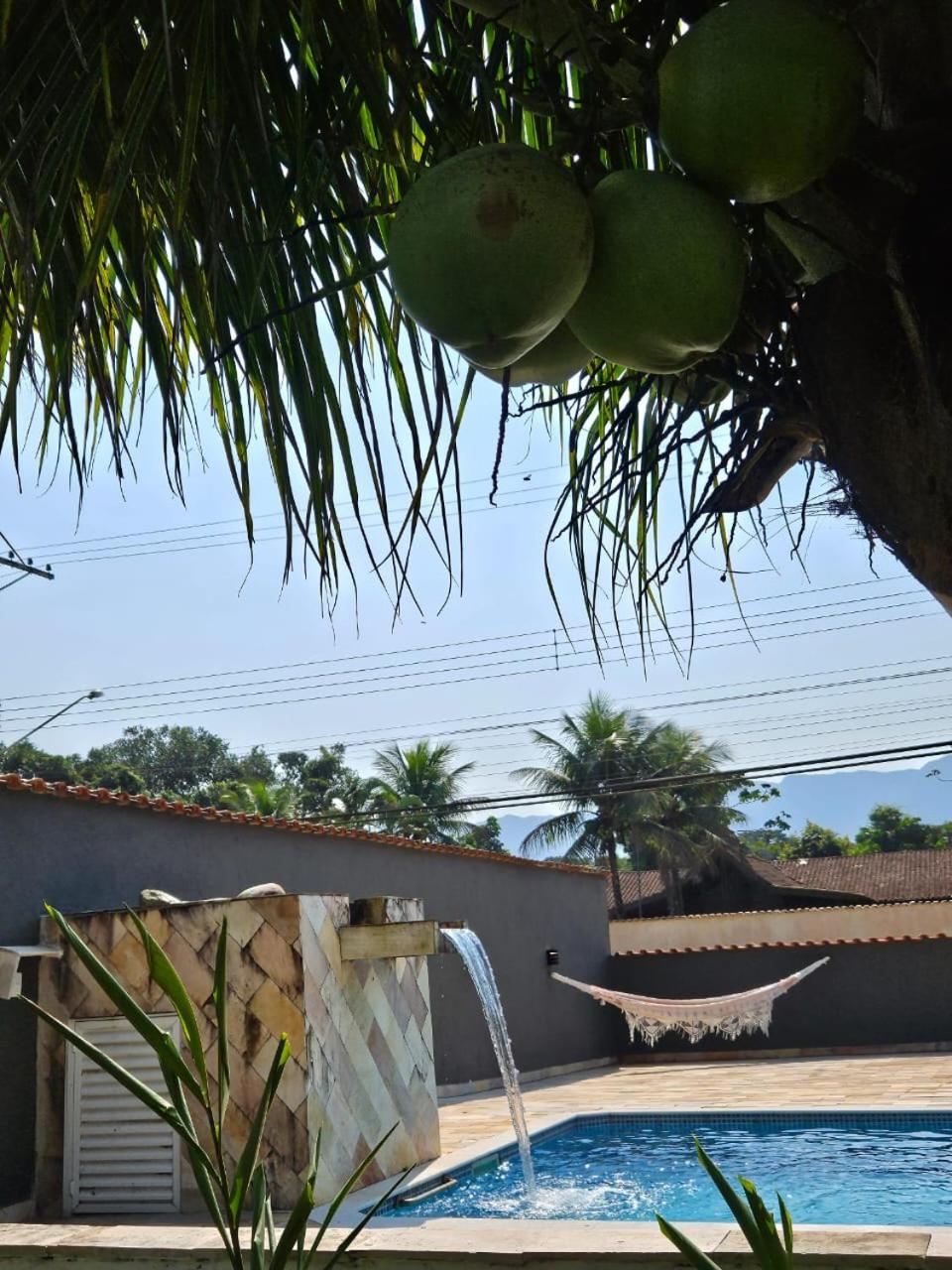 Casa com Quadra de Areia para 21 pessoas em Boracéia São Seba