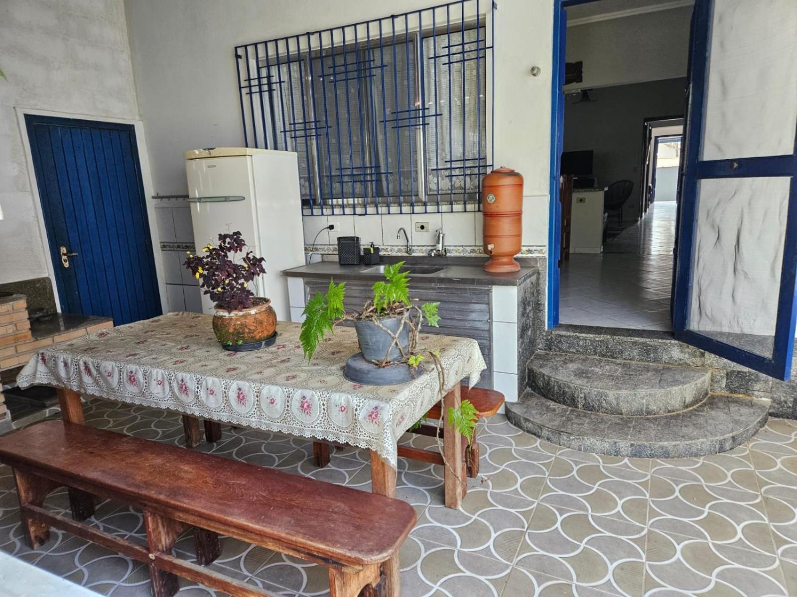 Casa com Quadra de Areia para 21 pessoas em Boracéia São Seba