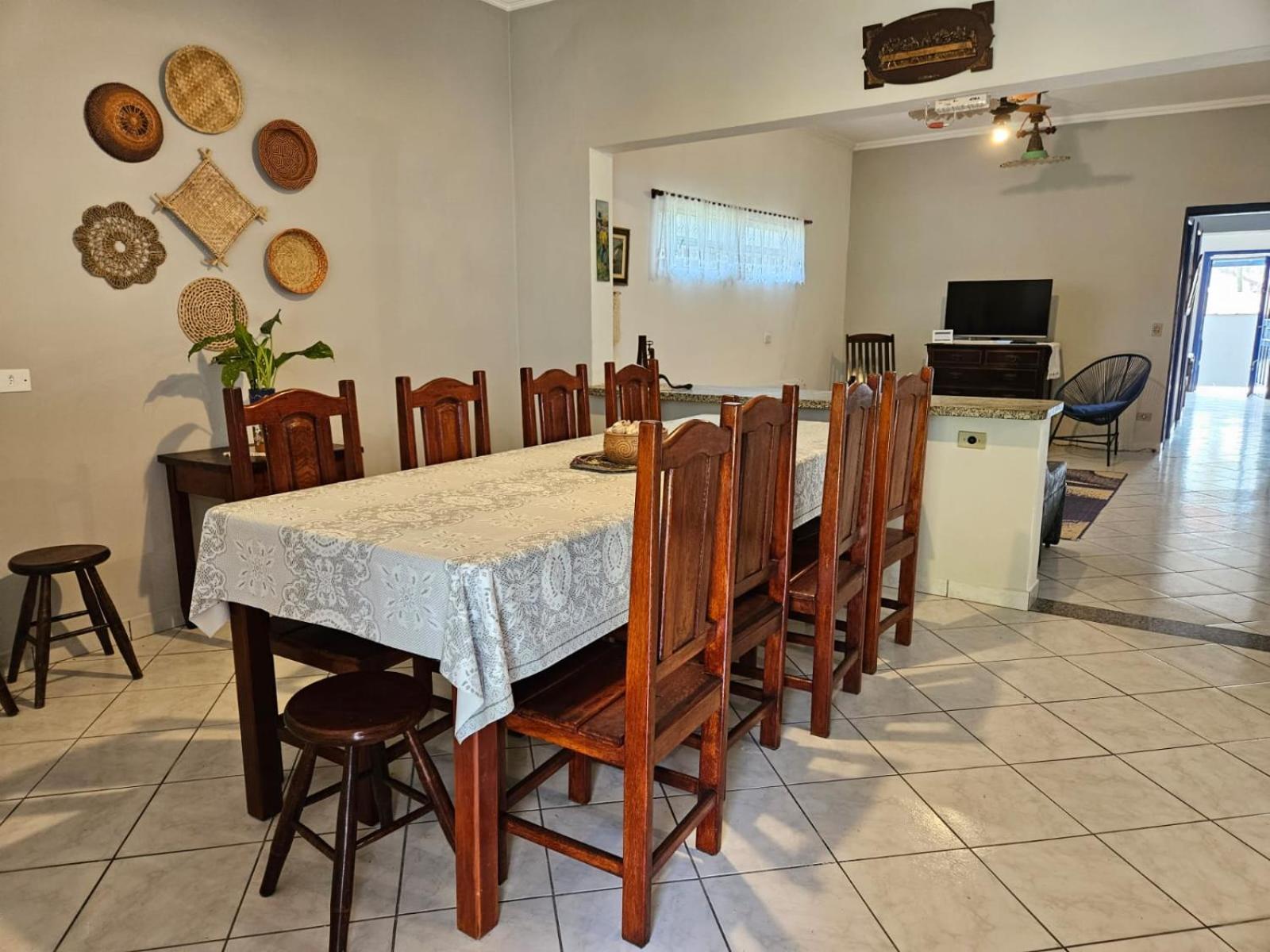 Casa com Quadra de Areia para 21 pessoas em Boracéia São Seba