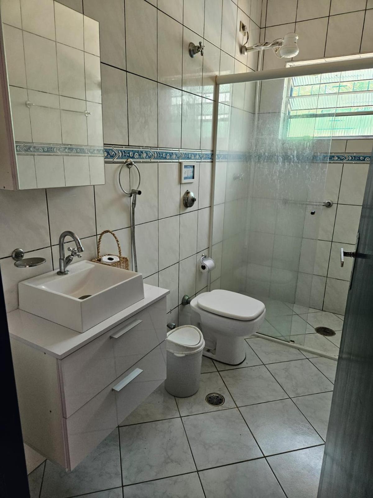 Casa com Quadra de Areia para 21 pessoas em Boracéia São Seba
