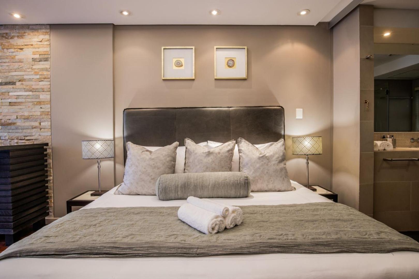 Modern Studio in Mandela Rhodes with Rooftop Pool view 2