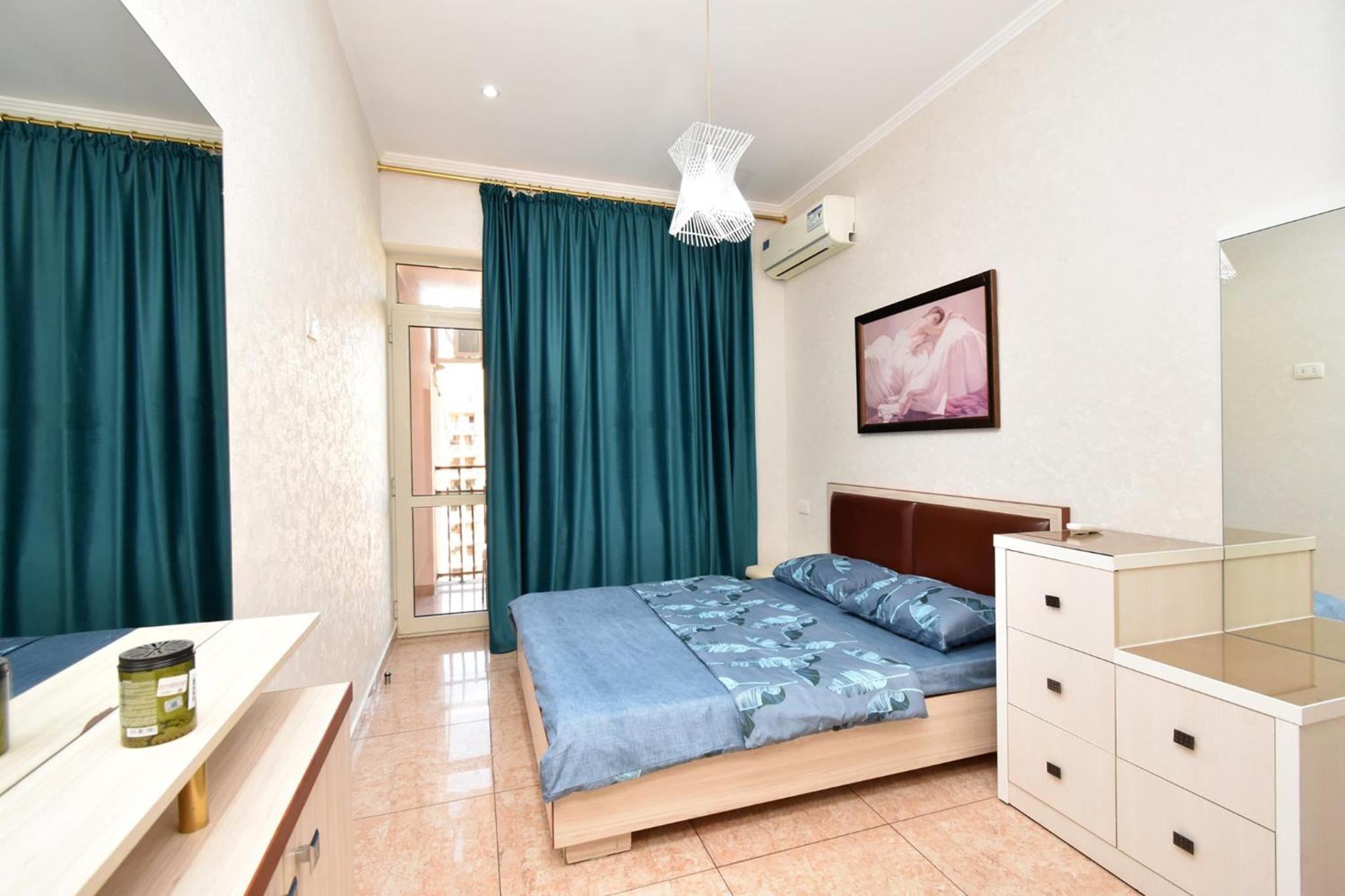1 bedroom, Modern New Euro Renovated apartment BU1399