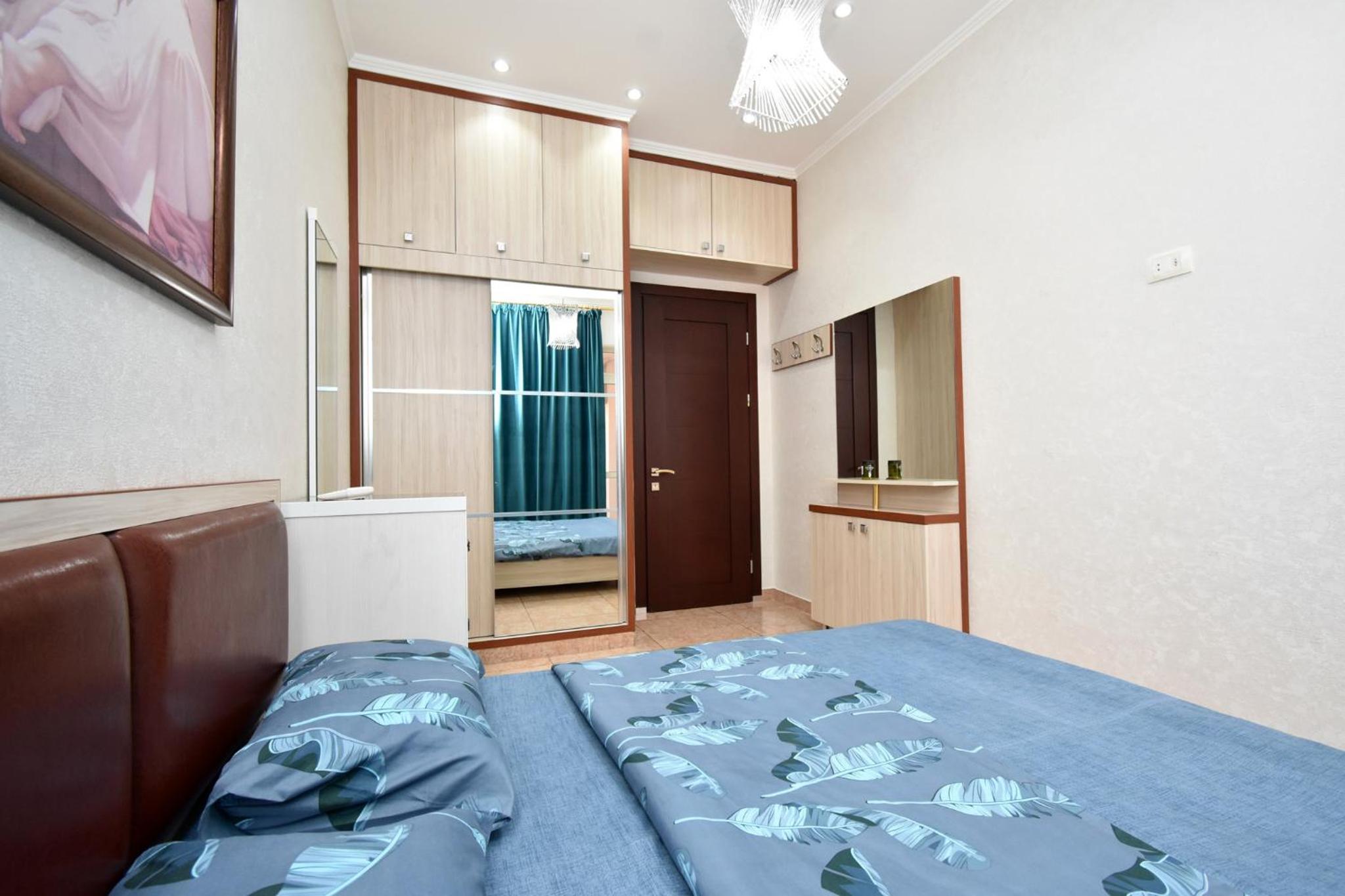 1 bedroom, Modern New Euro Renovated apartment BU1399
