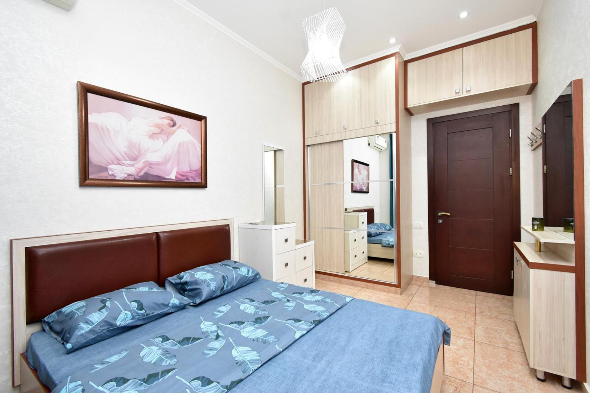 1 bedroom, Modern New Euro Renovated apartment BU1399