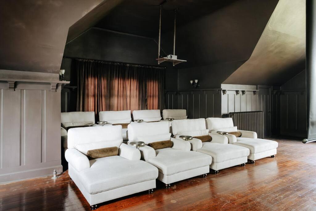 The Pearson House with Waterfront, Boat, Hot Tub, Movie Theater & Firepit view 5