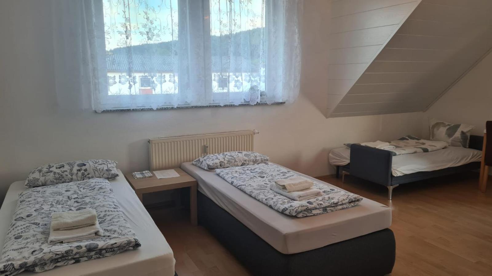 Schlafzimmer 1 mit Top Aussicht über Weilstetten Balingen