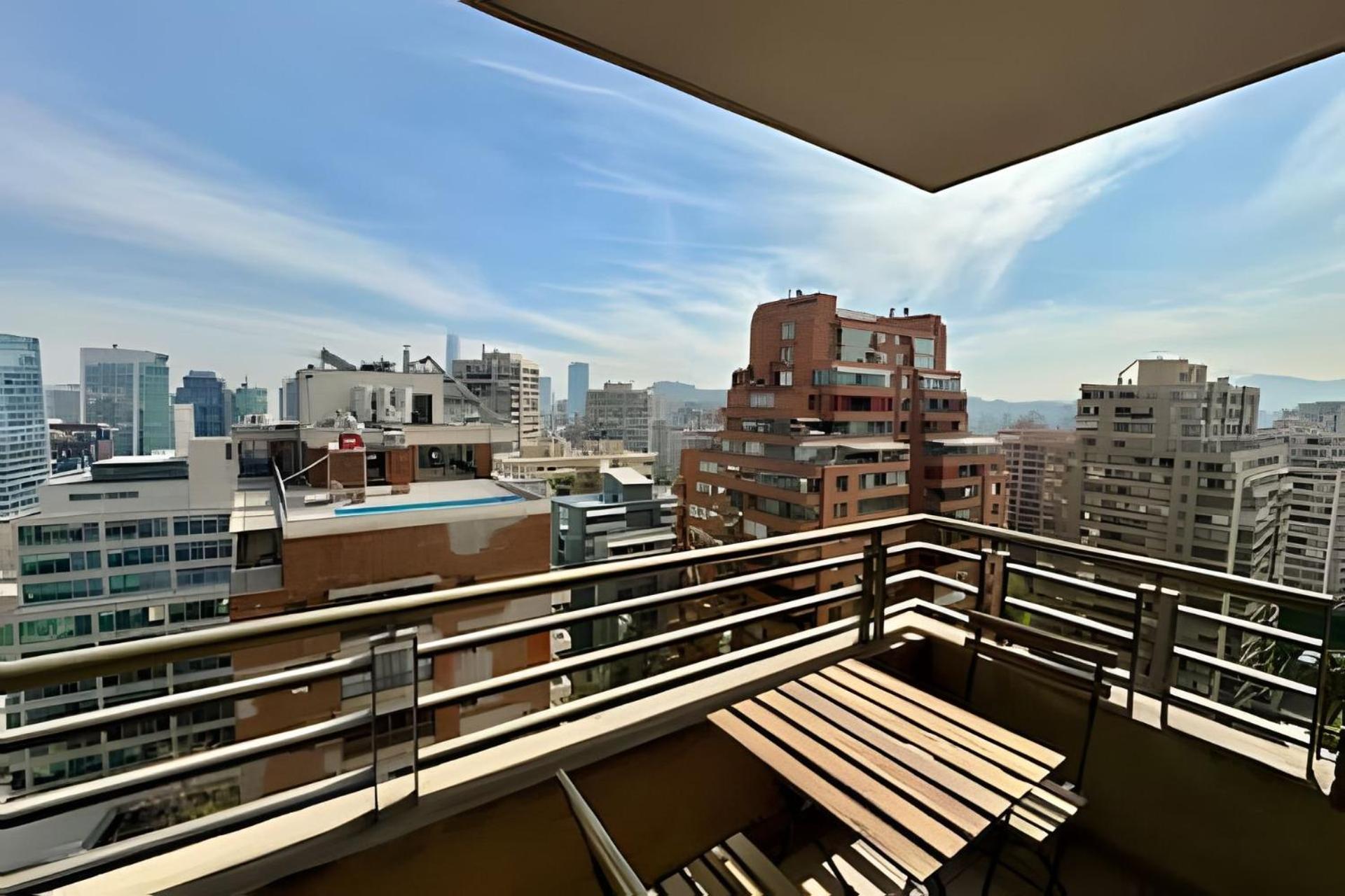 Renovado departamento en Las Condes
