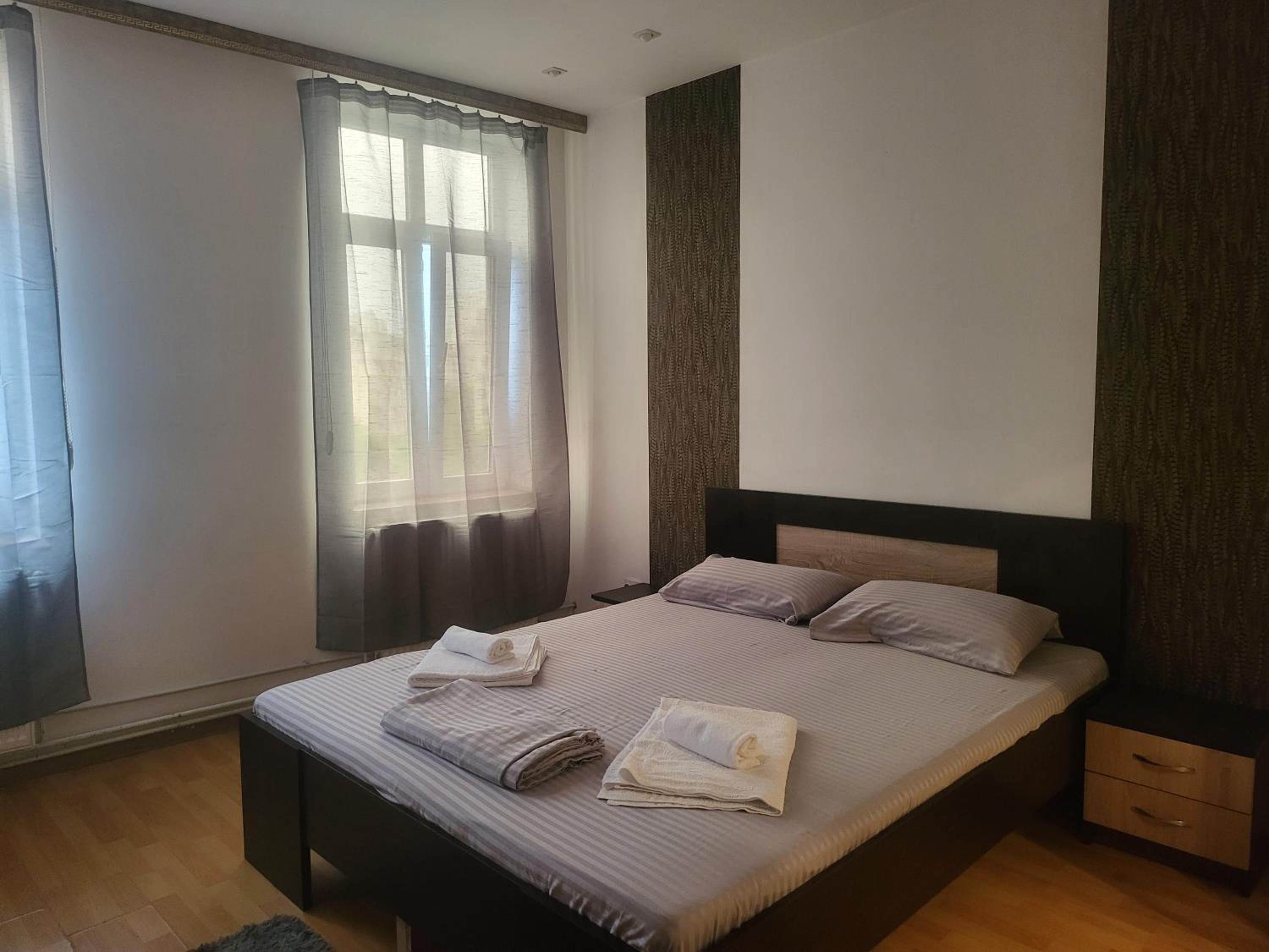 ApartHotel Yanis