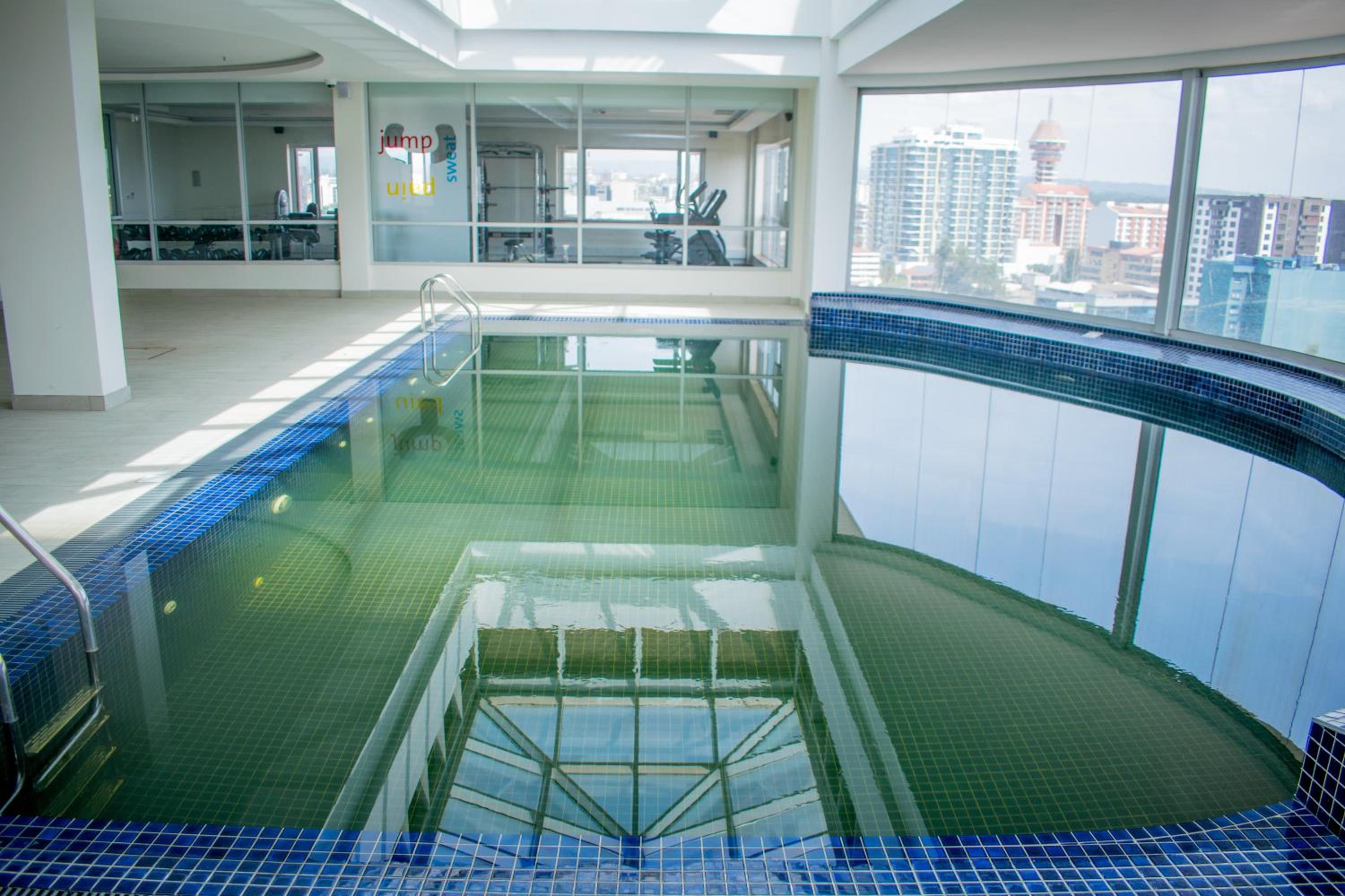 Capital M Luxury 1br by BednBeyond Eagle Westlands Nairobi with a Pool and City View