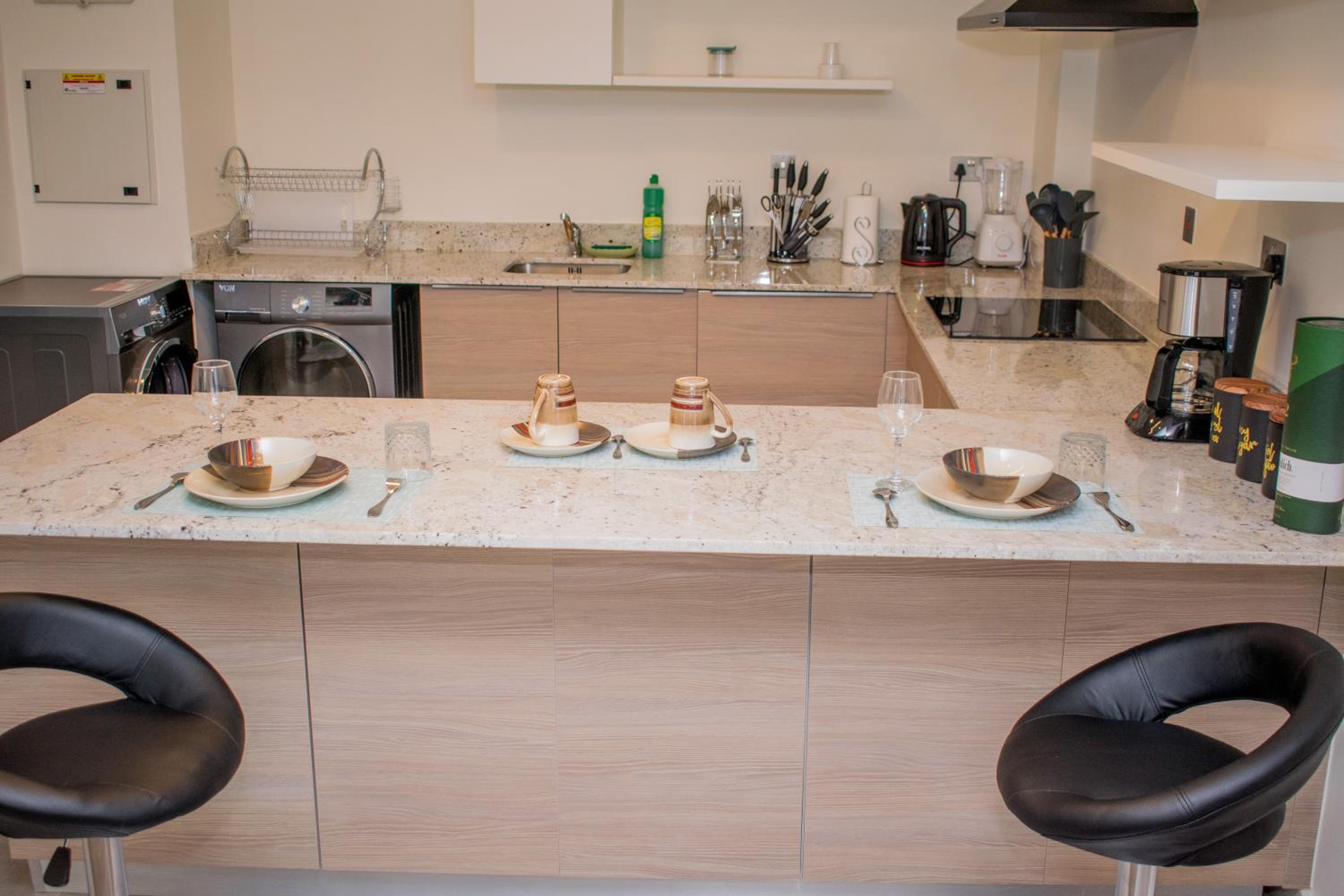 Capital M Luxury 1br by BednBeyond Eagle Westlands Nairobi with a Pool and City View