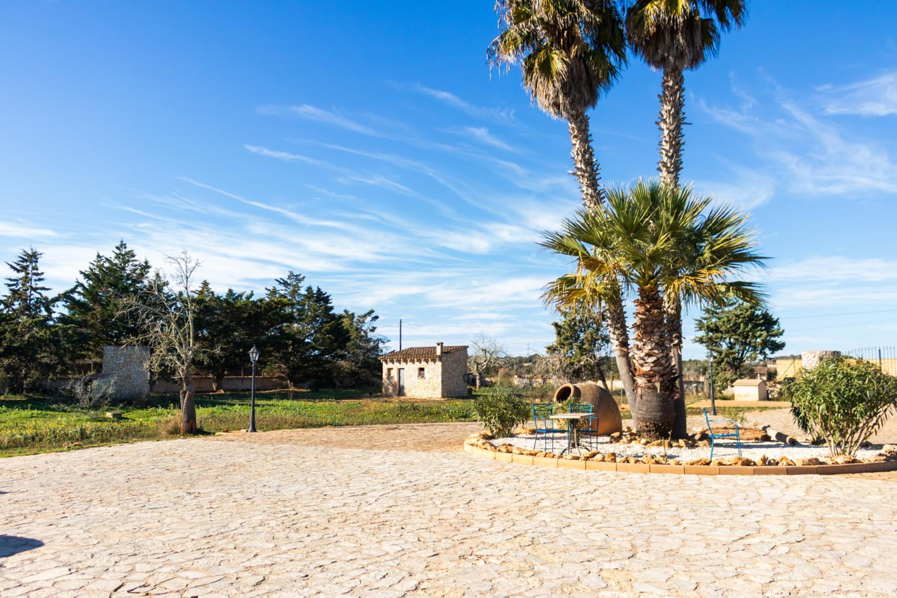 Idyllische Natur-Finca mit 12m Pool & Meerblick