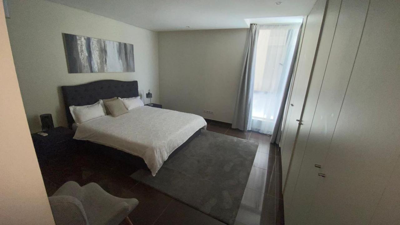 Appartement 2 chambres salon waterFront view 5